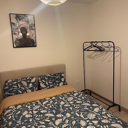 Appartement Cosy Et Bien Equipe Нантер Екстериор снимка